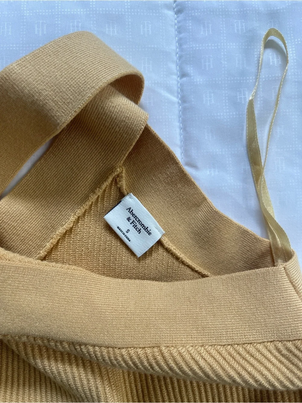 Abercrombie & Fitch Cross-Neck Ribbed Crop Tank Top - Yellow/Mustard - Picture 3 of 4